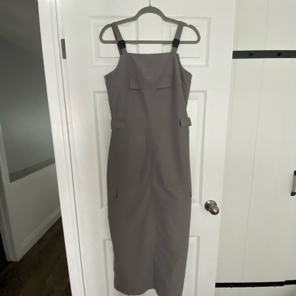 Unique dress - Picture 1 of 5